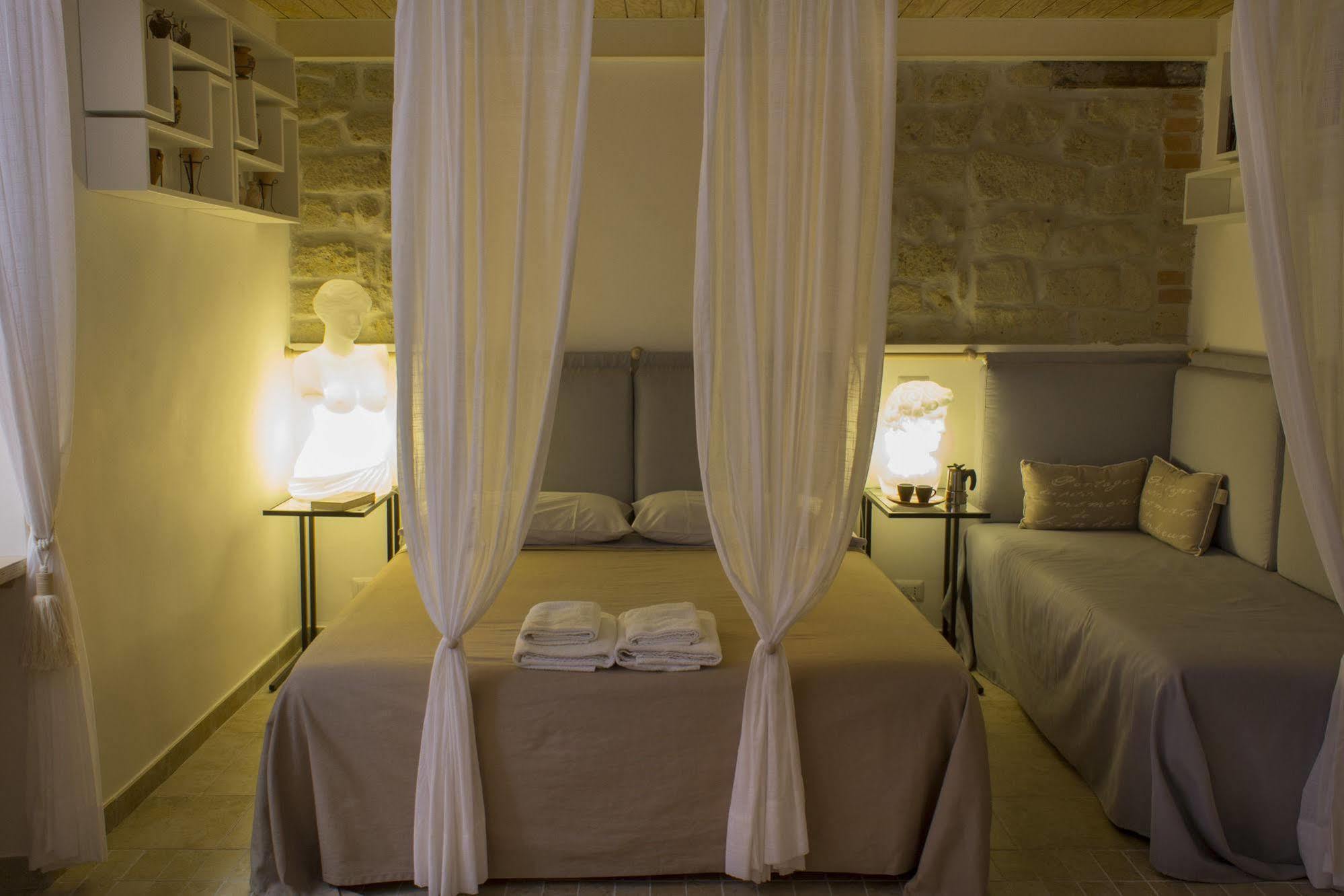Casa Latina Bed and Breakfast Napoli Eksteriør billede