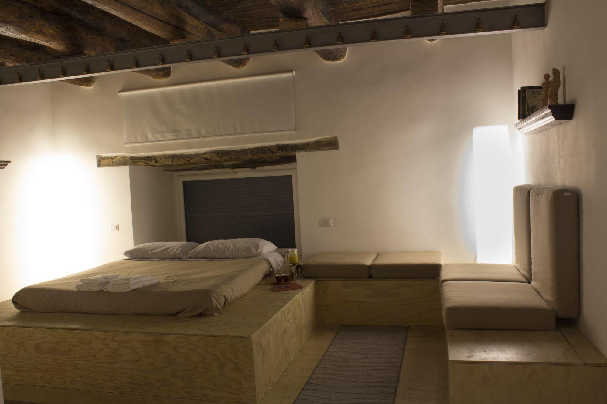 Casa Latina Bed and Breakfast Napoli Eksteriør billede